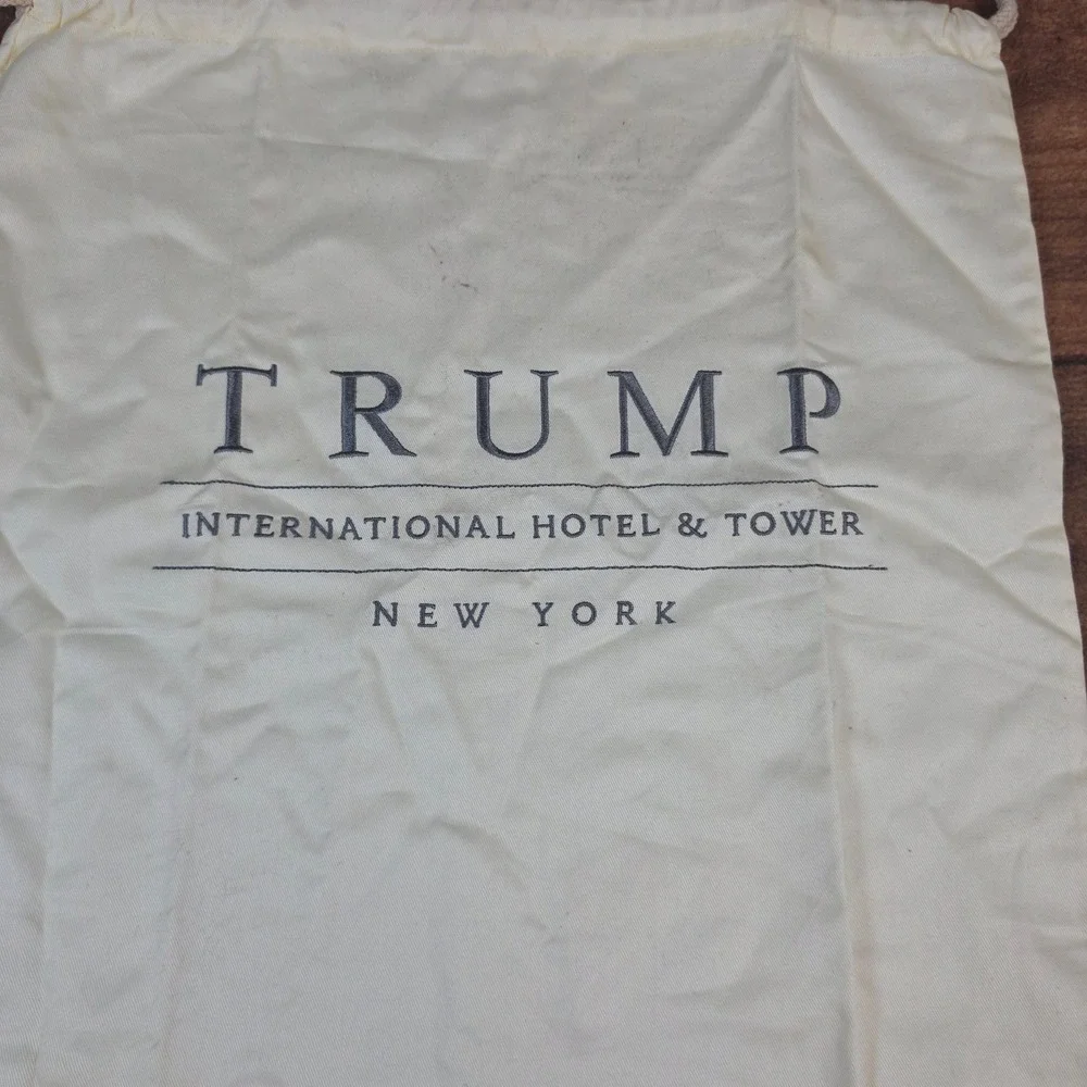 Trump Hotel Laundry Bag Cream Good Drawstring Canvas Travel Pouch NY Logo